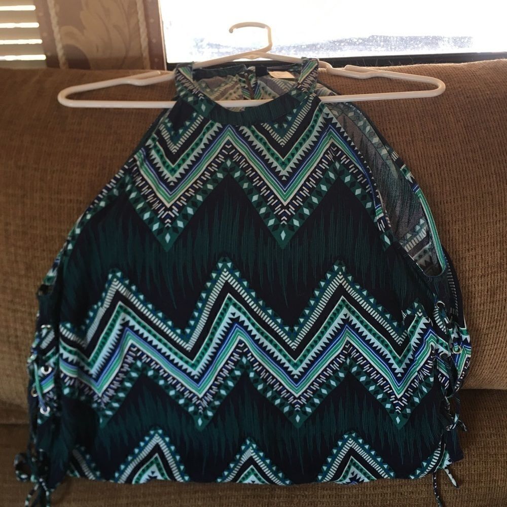 DIVIDED TRIBAL print top ❤️